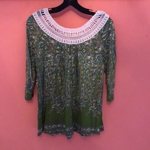 Lace-color paisley top
